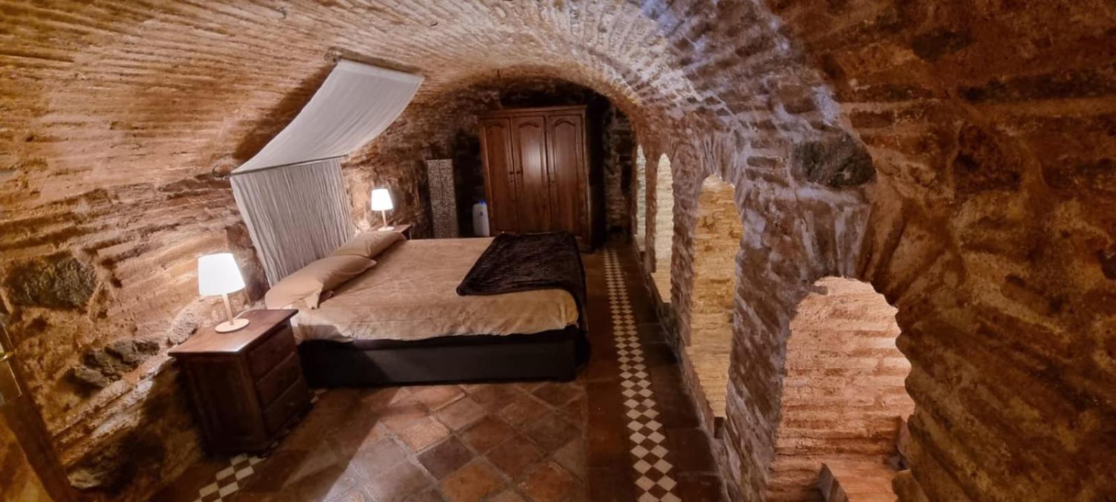 Апартаменты Cueva Arabe En El Casco Antiguo, Толедо Экстерьер фото